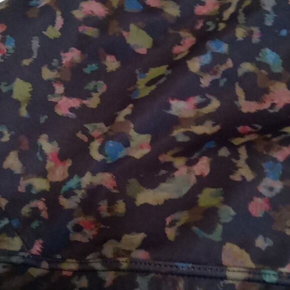 Athleta multicolored cheetah print Medium sports bra. Activewear, Comfy, Cute - Picture 2 of 8